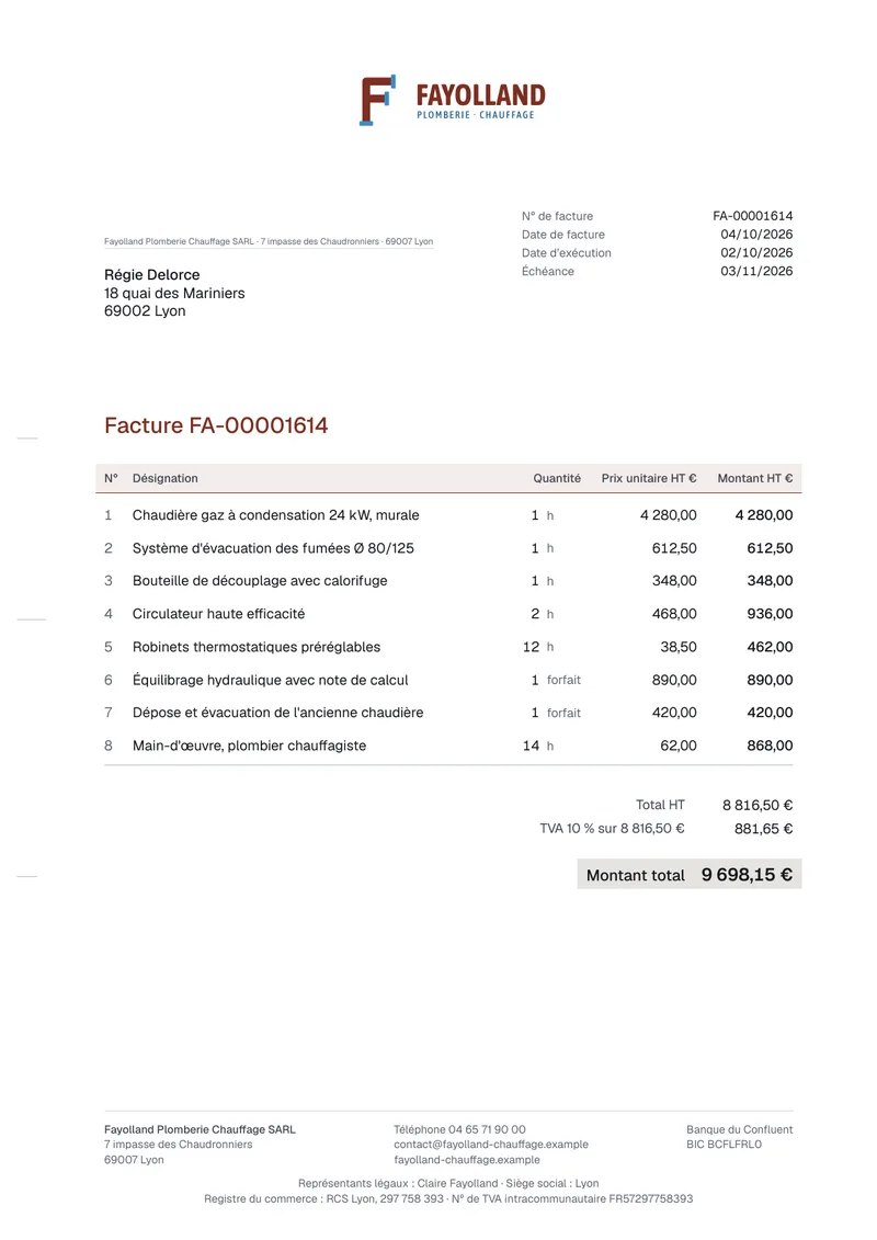Une facture de Fayolland Plomberie Chauffage SARL à la Régie Delorce avec huit lignes, le total HT, une TVA de 10 % et un montant total de 9 698,15 €