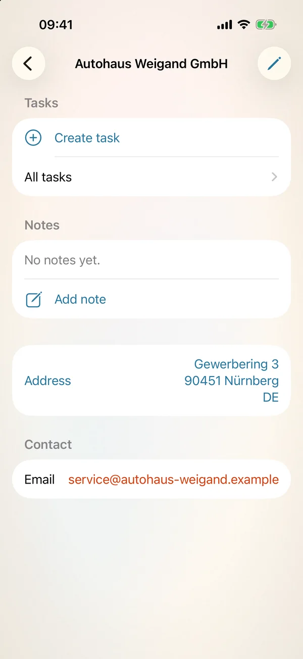 miphu on iPhone: the customer Autohaus Weigand with tasks, notes, address and email