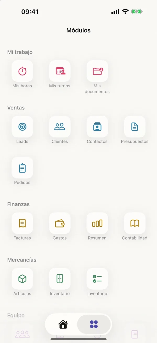 miphu en iPhone: la vista de módulos, ordenados en Mi trabajo, Ventas, Finanzas y Mercancías
