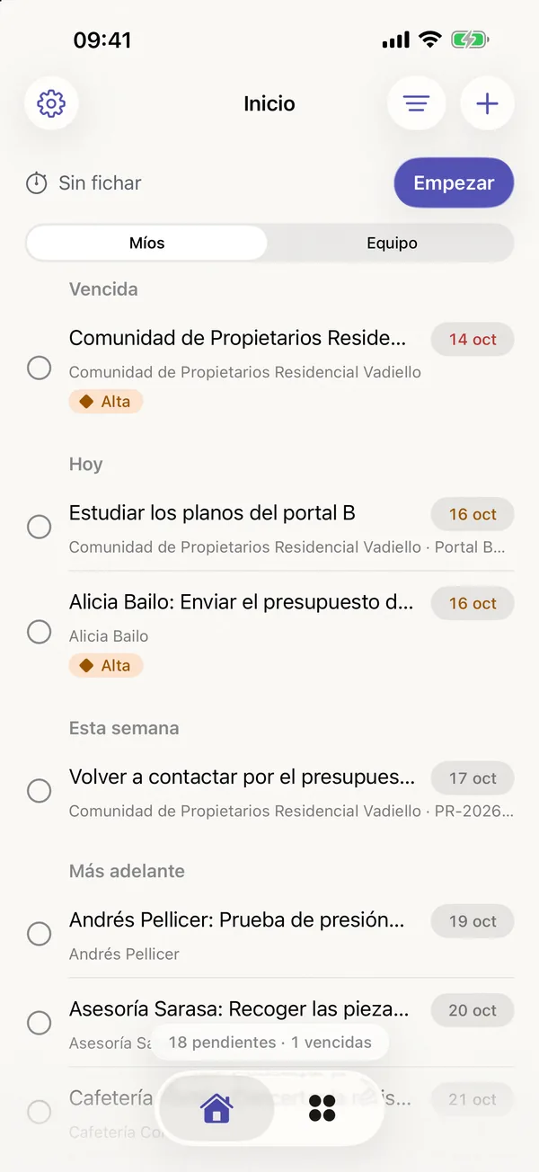 miphu en iPhone: el inicio con el fichaje y las tareas vencidas, de hoy, de esta semana y de más adelante, cada una con su fecha
