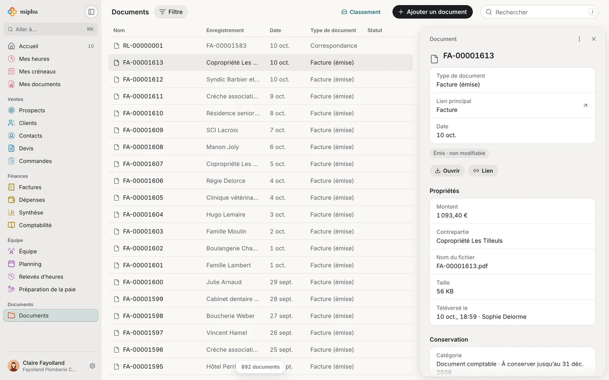 miphu dans le navigateur : les documents avec leur dossier, leur date et leur type, et à côté une facture émise en PDF avec ses propriétés et sa durée de conservation