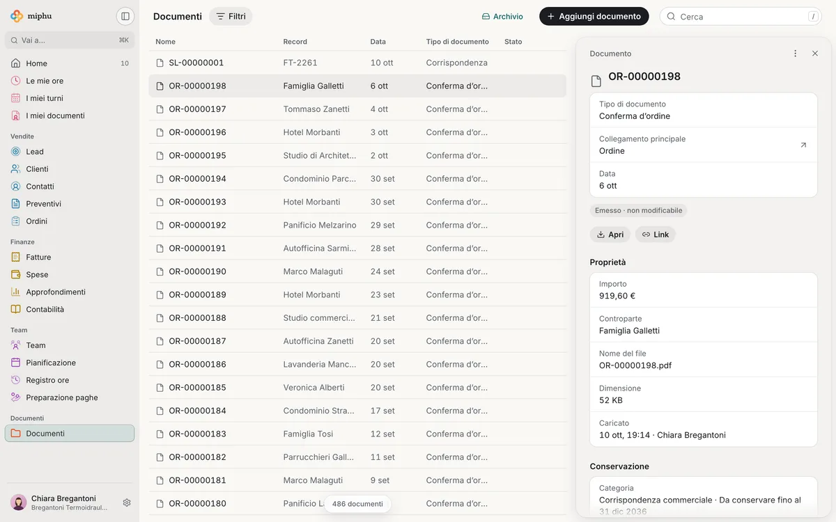 miphu nel browser: i documenti con il riferimento, la data e il tipo e, accanto, una conferma d’ordine in PDF con le sue proprietà e il periodo di conservazione